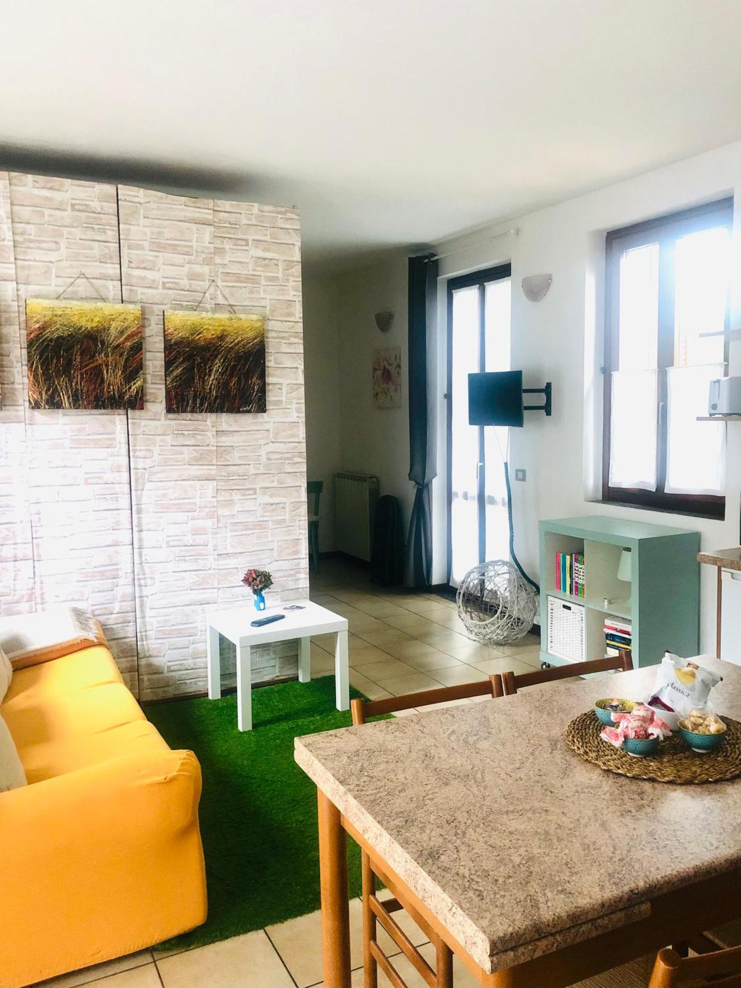 Casa Nonna Elide 2 Daire Besozzo Dış mekan fotoğraf